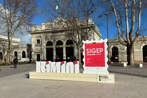 Piazzale stazione ferroviaria