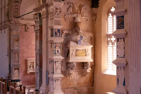 interno tempio malatestiano