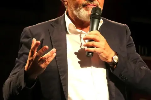 Miro Gori presenta la sua ultima raccolta di versi in dialetto “Arnéunz e zanzai”