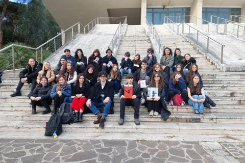 I ragazzi e ragazze del Progetto Mentore in trasferta al San Carlo di Napoli a chiusura di un anno di grande musica e nuove esperienze