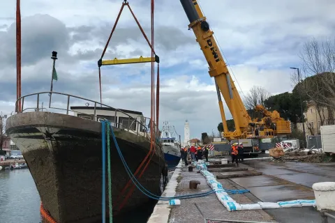 Recupero relitto del peschereccio "Genius"