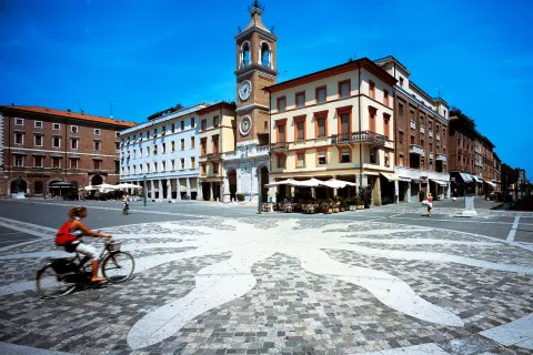 passeggiate culturali - piazza tre martiri