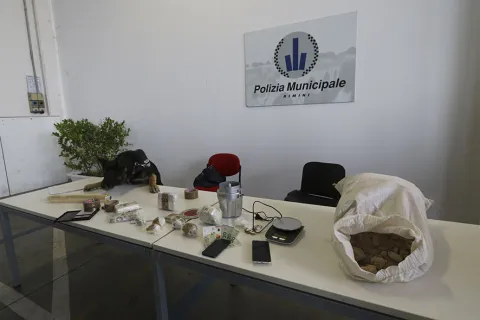 jago_-_operazione_antidroga_della_polizia_locale_6.jpg