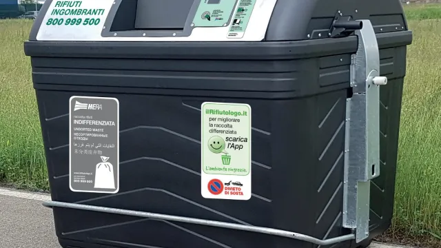 cassonetto rifiuti