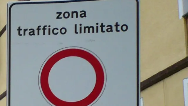 cartello Zona traffico limitato