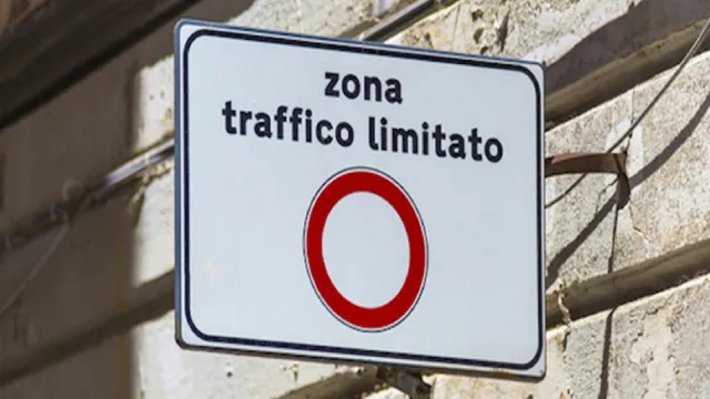 cartello ztl - zona traffico limitato