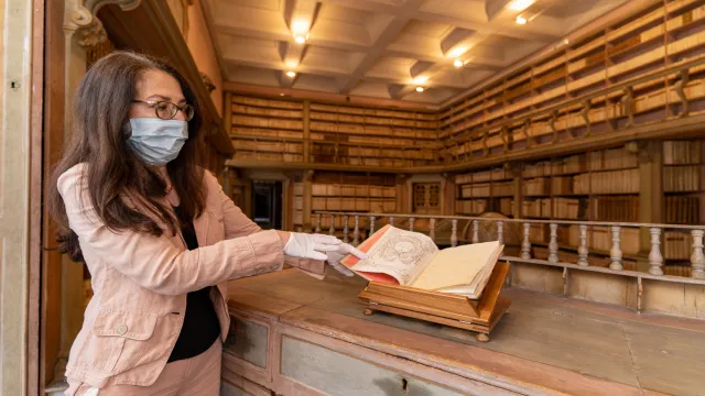 restauro bibbia veneziana