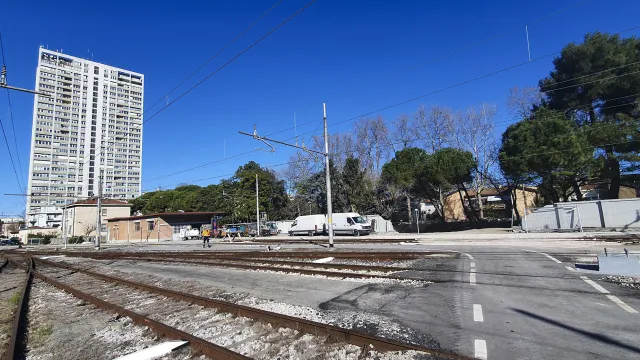 muro via monfalcone stazione ferroviaria abbattuto