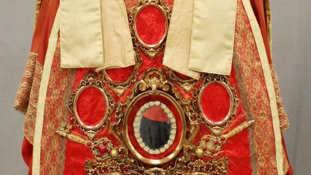 fellini costumi da vescovo