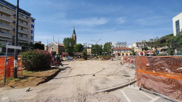 cantiere Piazza Marvelli