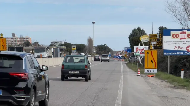 lavori sulla rotatoria in prossimità della intersezione con la Statale 16 e la consolare San Marino