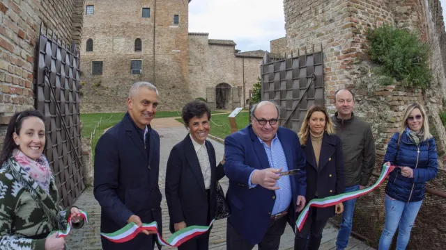 corte del soccorso - taglio del nastro