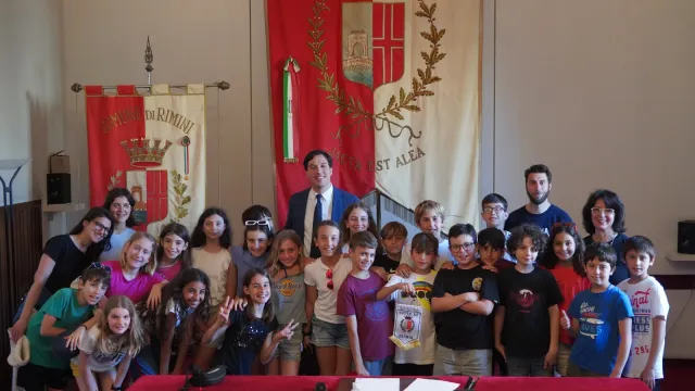 Gli studenti della 5^ ‘C’ di una scuola elementare di Parma in visita al Comune di Rimini