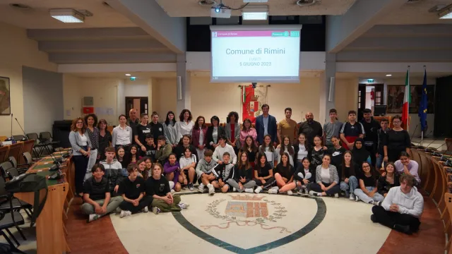 Progetto Giusti - incontro con gli studenti nella sala del Consiglio comunale