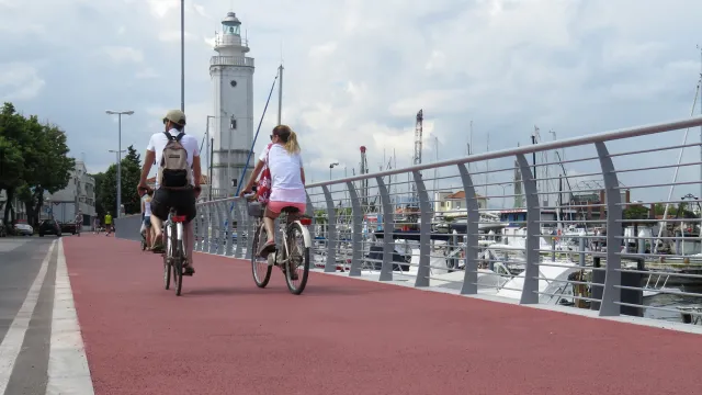 ciclabile destra del porto