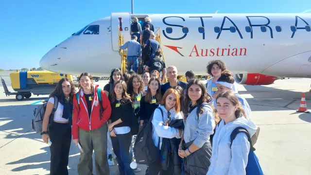 Gli studenti e il sindaco Jamil Sadegholvaad partiti per il viaggio studio