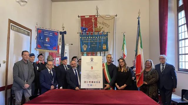 Consegnata in Comune la Targa in ricordo del Milite Ignoto