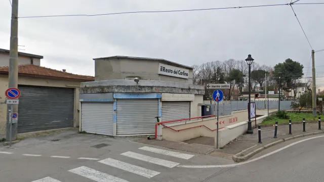 sottopasso grattacielo