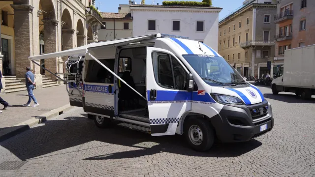 ufficio mobile in dotazione alla Polizia Locale di Rimini