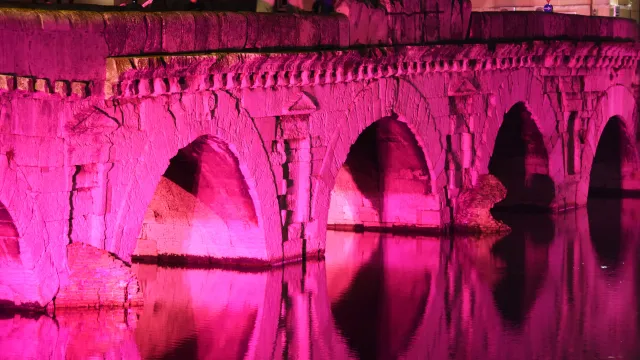 Ponte di Tiberio in rosa