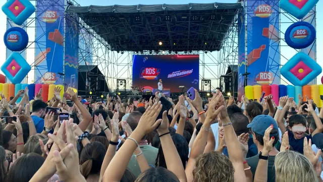Mahmood, Angelina Mango e Rose Villian infiammano piazzale Fellini con la prima serata dell’Rds Summer Festival