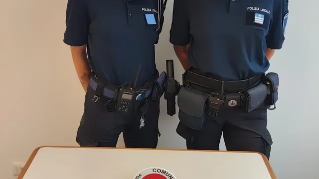 Arrestata una giovane per spaccio, nel marsupio trovate 77 dosi