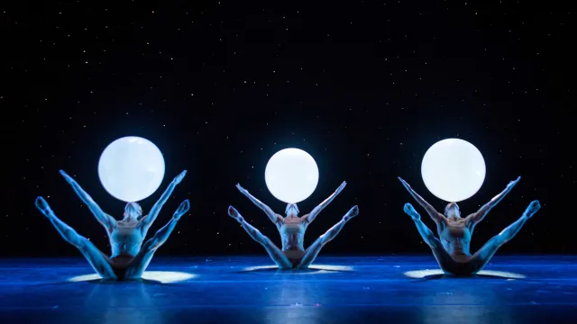 Momix per la prima volta al Teatro Galli