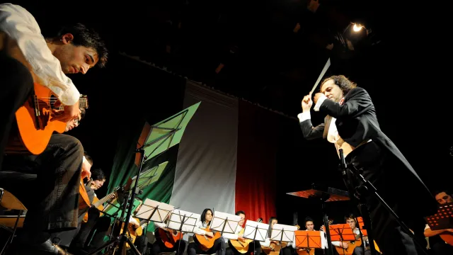 italian youth guitar orchestra