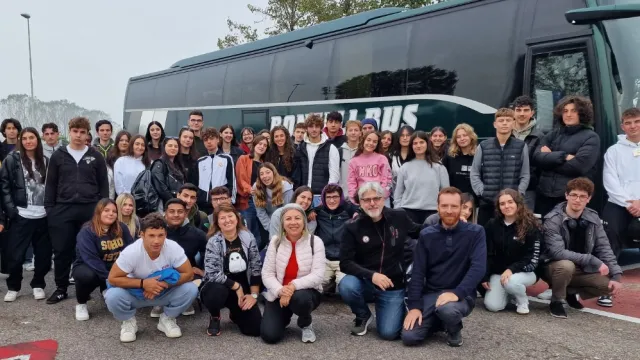 foto di gruppo viaggio della memoria 2024