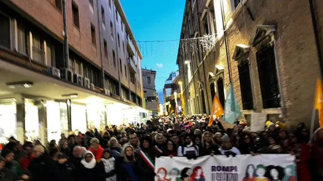 È per te: sabato 23 torna la camminata per le vie del centro contro la violenza sulle donne