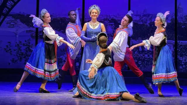 la vedova allegra al teatro galli