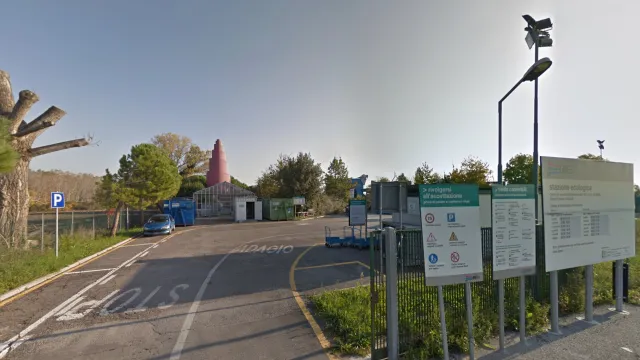 area conferimento rifiuti