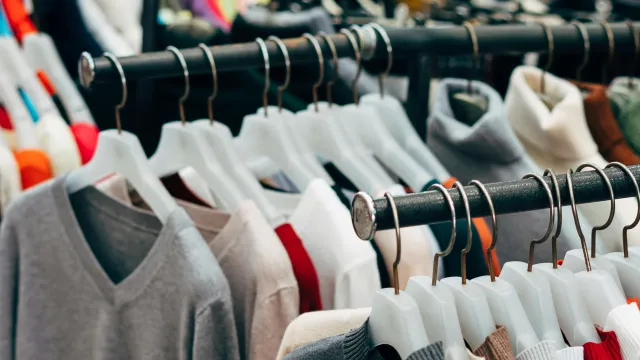 vestiti mercato ambulante